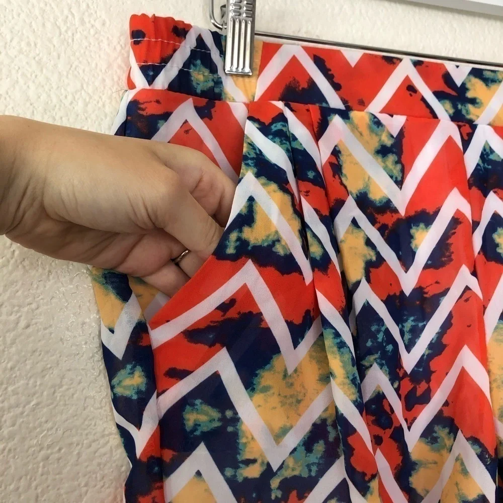 NWT Rewind Colorful White Zig Zag Shorts